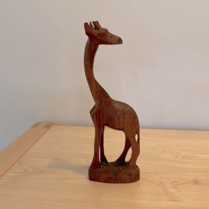 Carved Wooden Giraffe 🦒